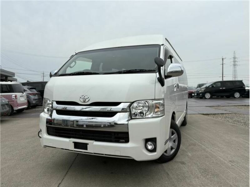 TOYOTA HIACE VAN