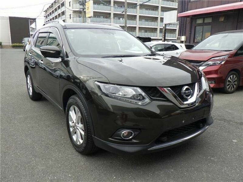 X-TRAIL-1