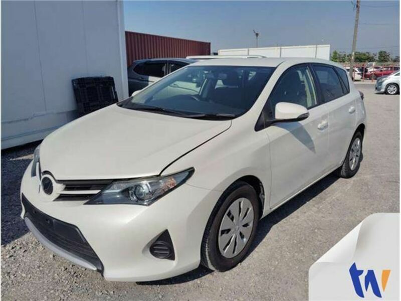 TOYOTA　AURIS