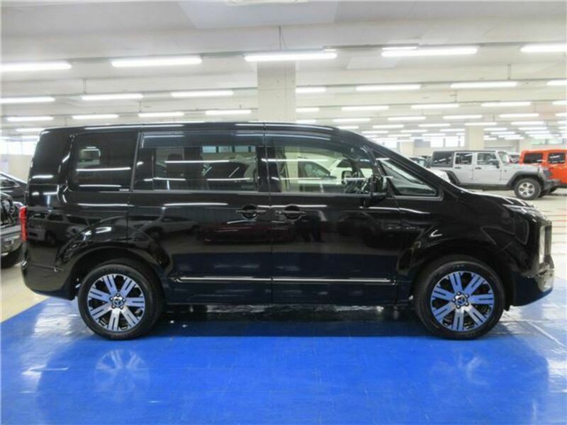 DELICA D5