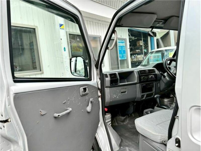 MINICAB VAN