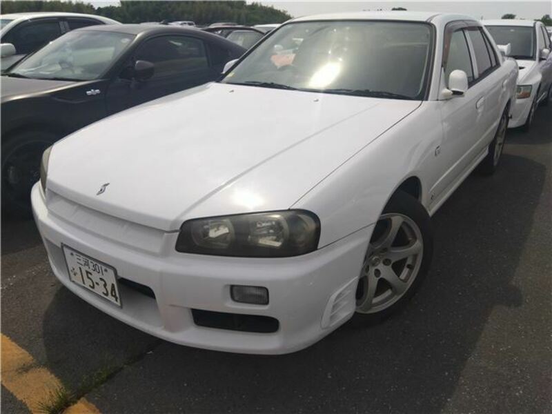 NISSAN SKYLINE