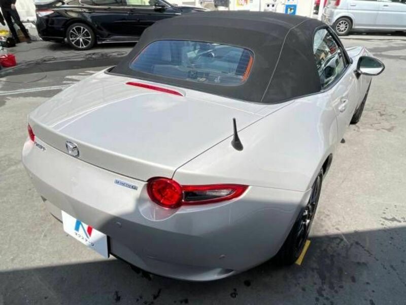 ROADSTER