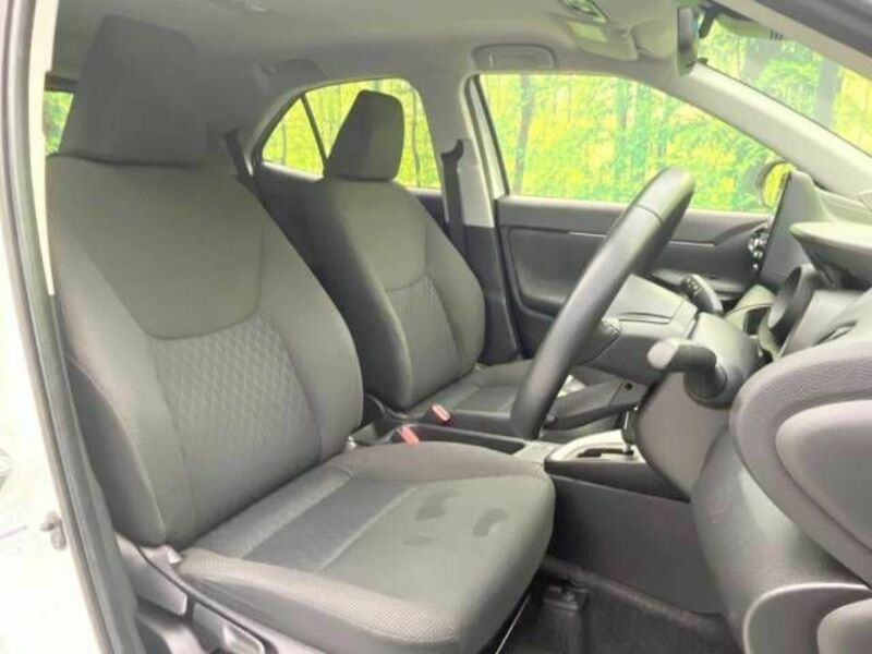 YARIS CROSS