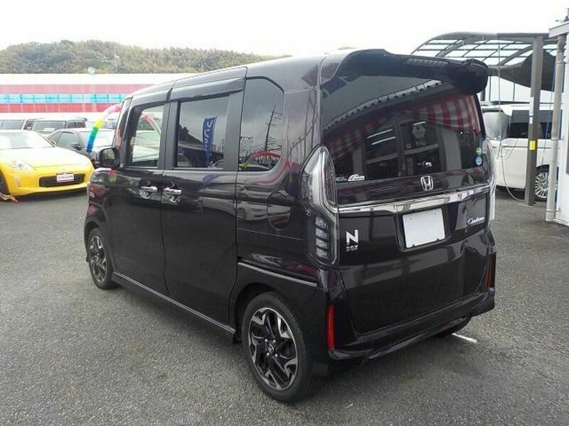 N BOX CUSTOM