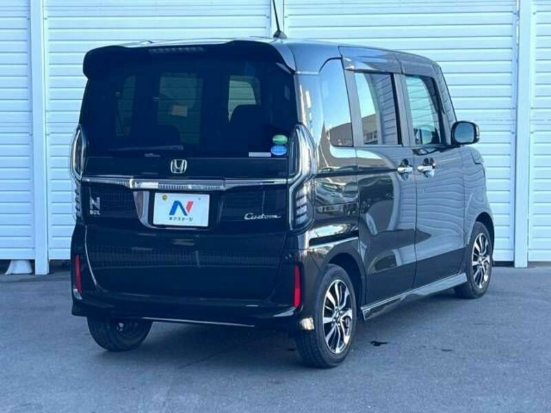 N BOX CUSTOM