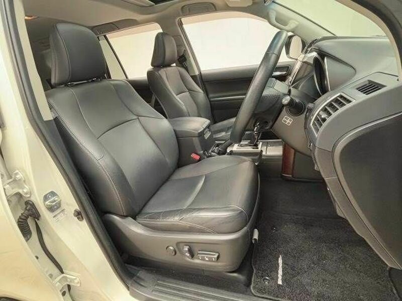 LAND CRUISER PRADO-4