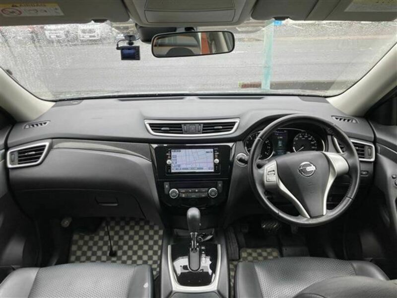 X-TRAIL