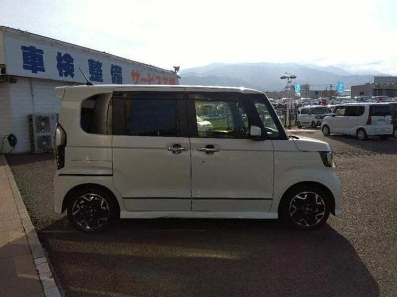 N BOX CUSTOM