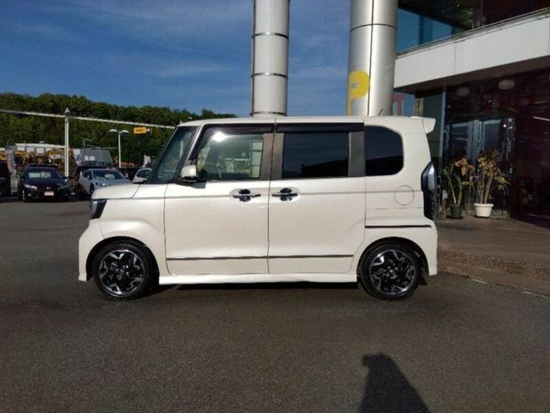 N BOX CUSTOM