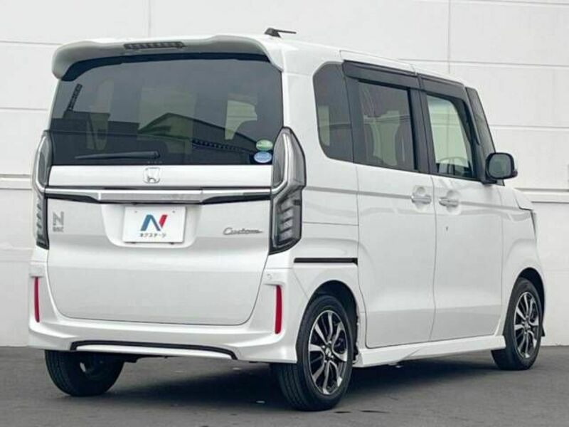 N BOX CUSTOM