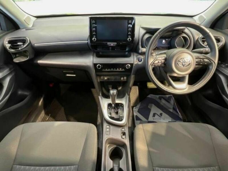 YARIS CROSS