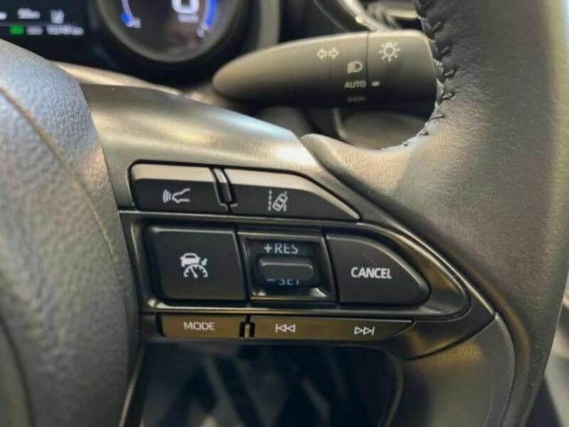 YARIS CROSS