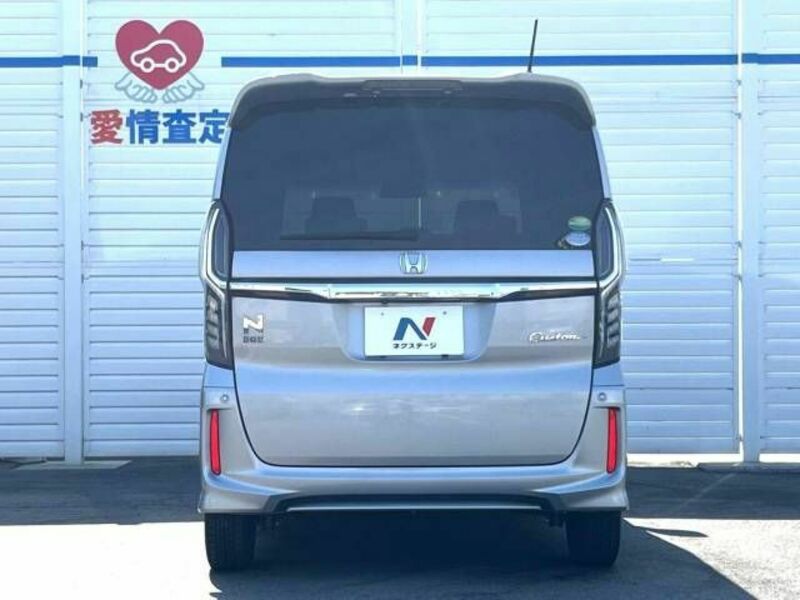 N BOX CUSTOM