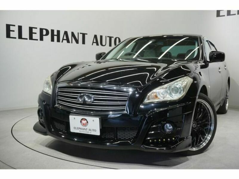NISSAN FUGA