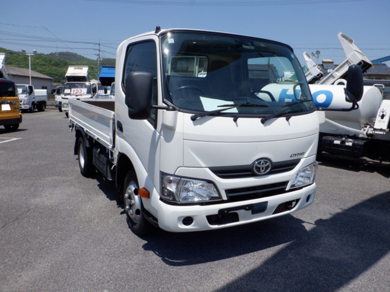 TOYOTA DYNA