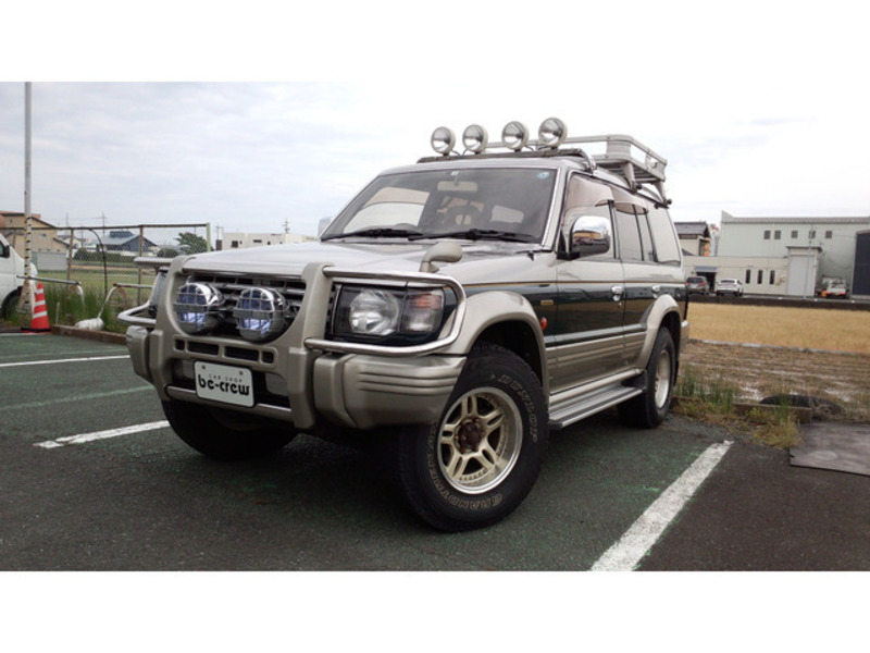 MITSUBISHI PAJERO