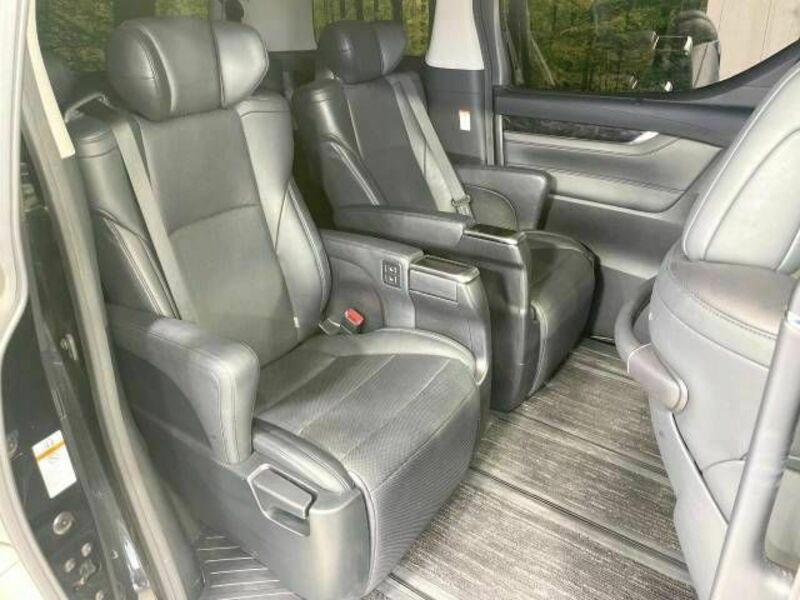 VELLFIRE-8