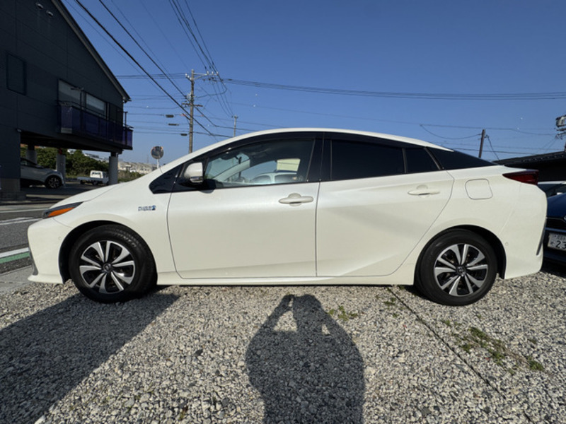 PRIUS PHV