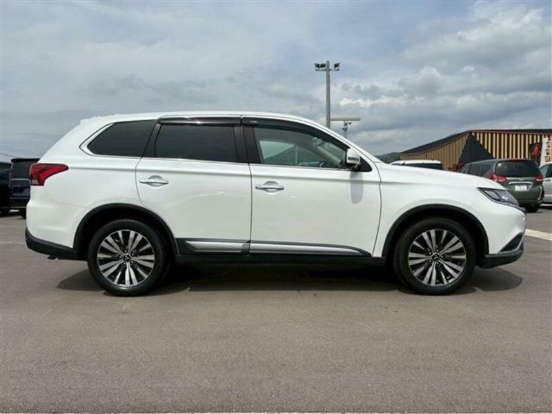 OUTLANDER-9