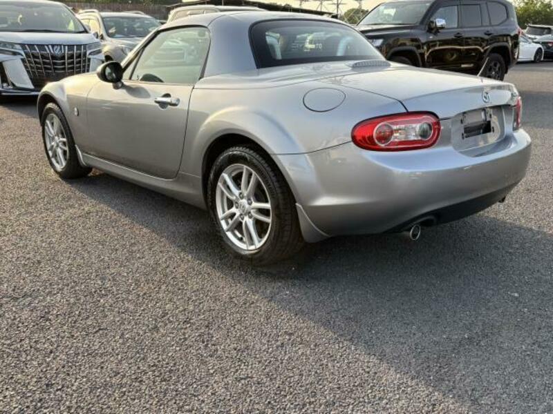 ROADSTER-6