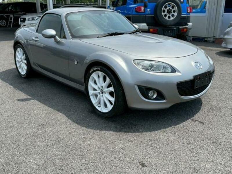 ROADSTER-8