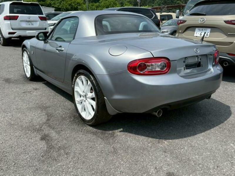 ROADSTER-10