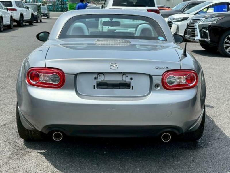 ROADSTER-12
