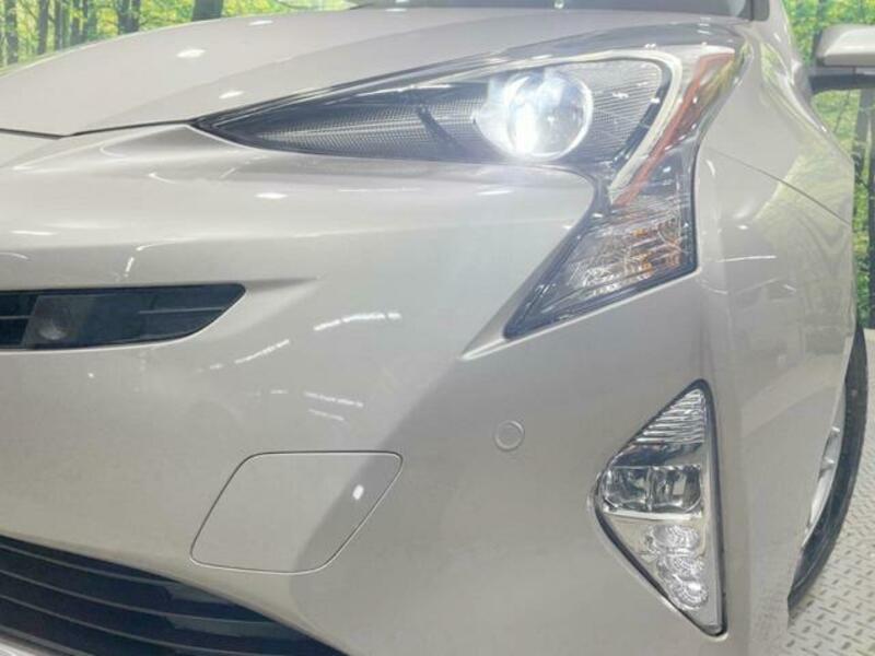 PRIUS-11