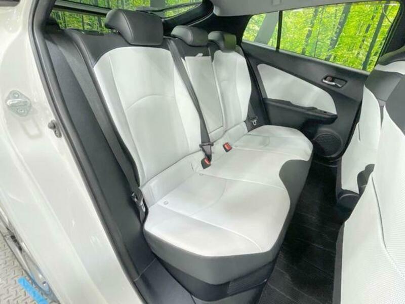 PRIUS-8