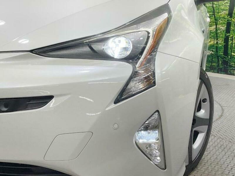 PRIUS-11