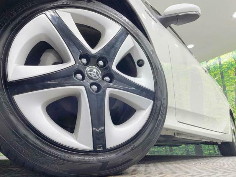 PRIUS-12