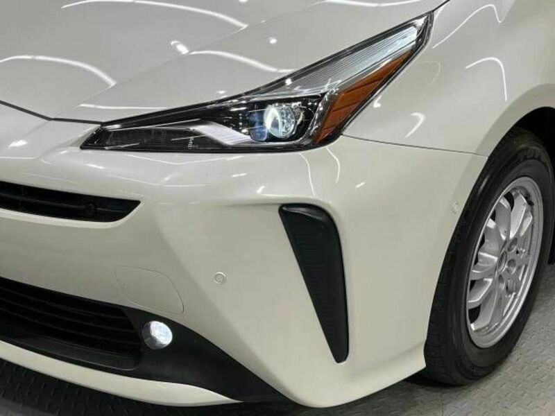 PRIUS-11