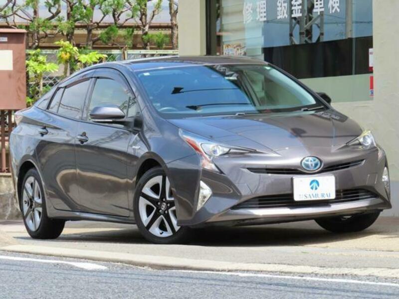 TOYOTA PRIUS
