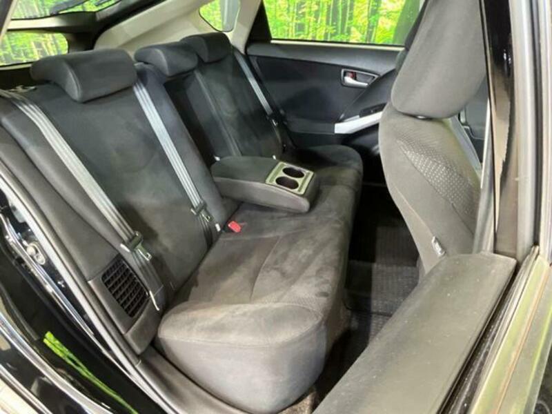 PRIUS-8