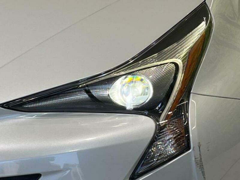 PRIUS-11