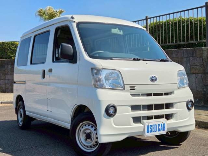 TOYOTA PIXIS VAN