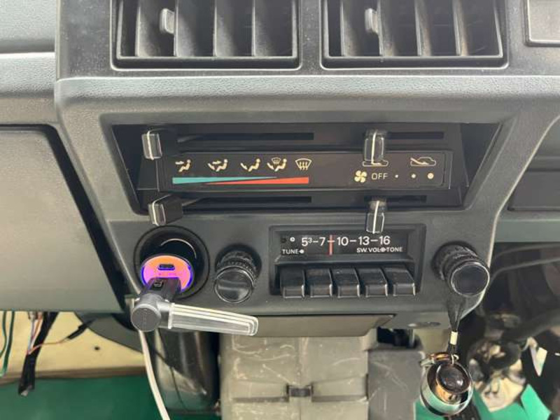 MINICAB TRUCK