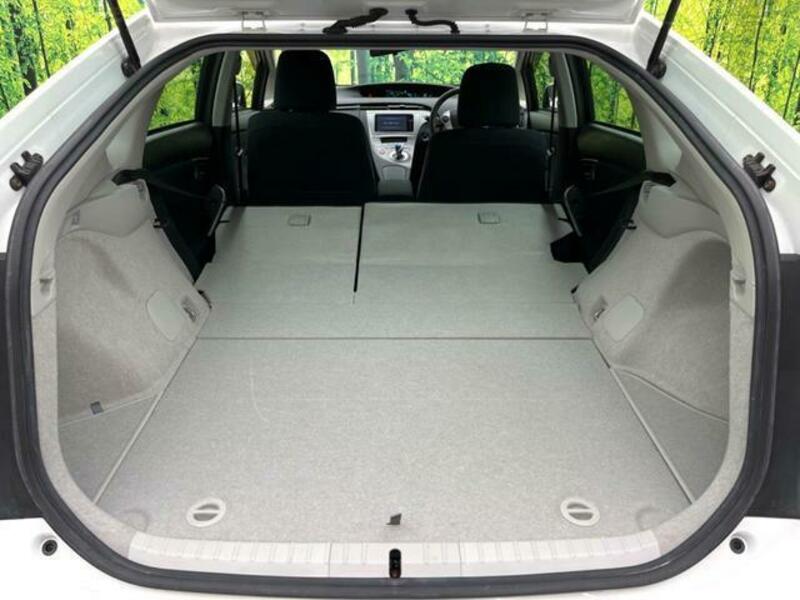 PRIUS-10