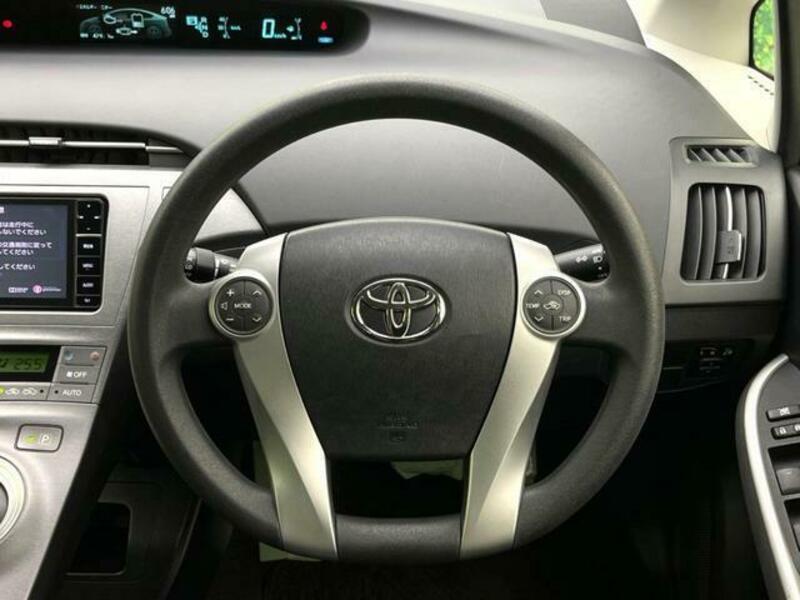 PRIUS-11