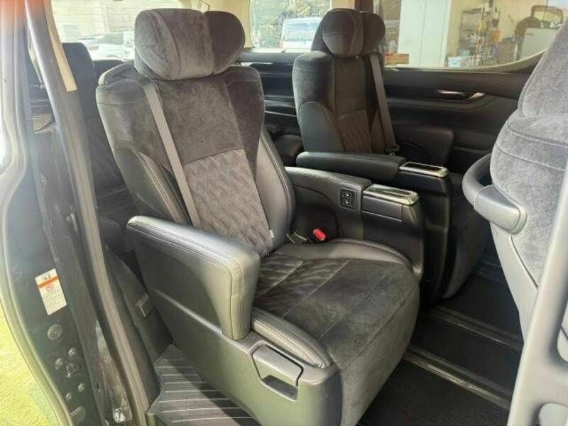 VELLFIRE-5