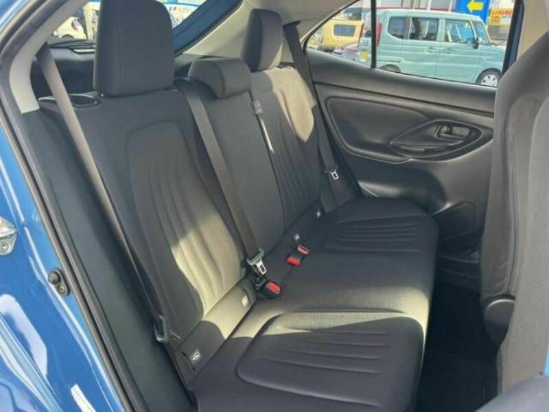 YARIS CROSS