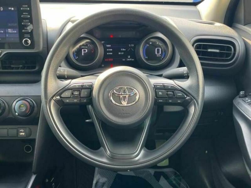 YARIS CROSS