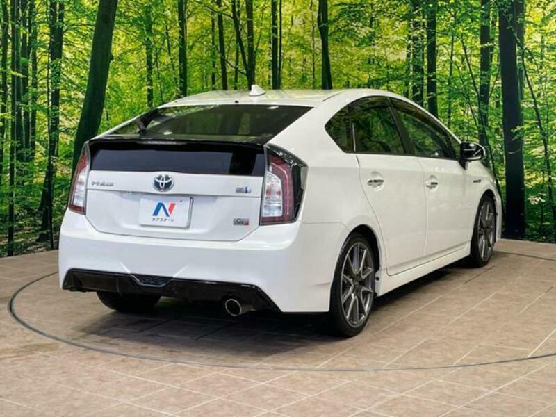 PRIUS-16