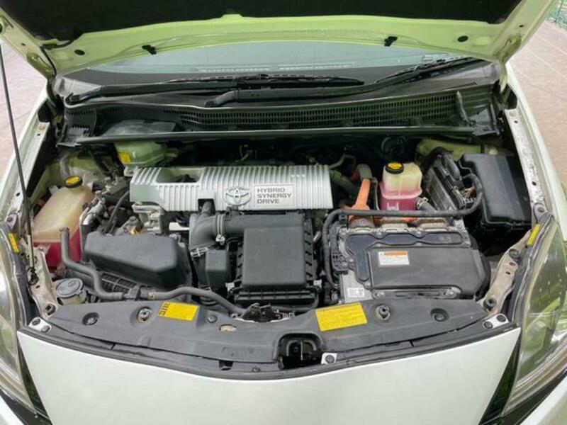 PRIUS-17