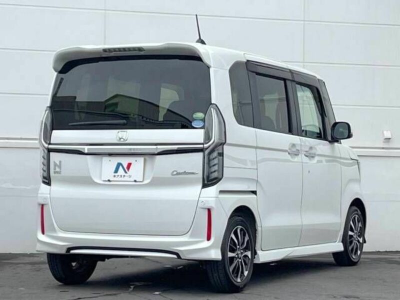 N BOX CUSTOM