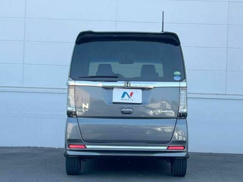 N BOX CUSTOM