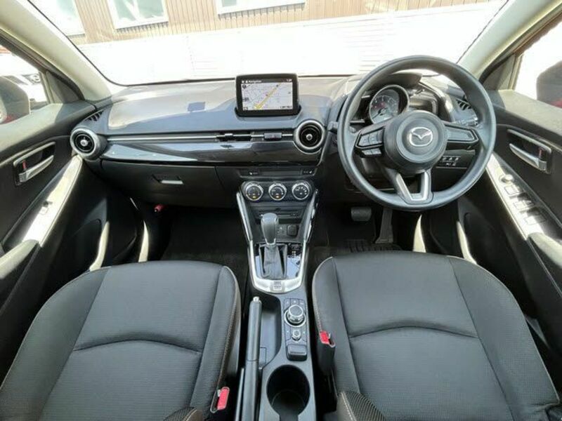 MAZDA2