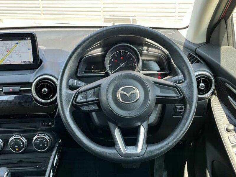 MAZDA2