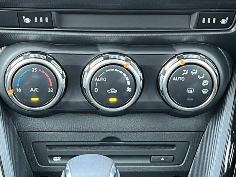 MAZDA2